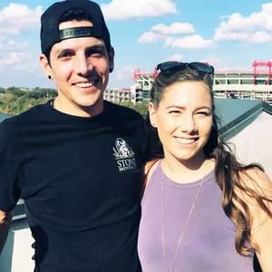 Meet your Posher, Elyse